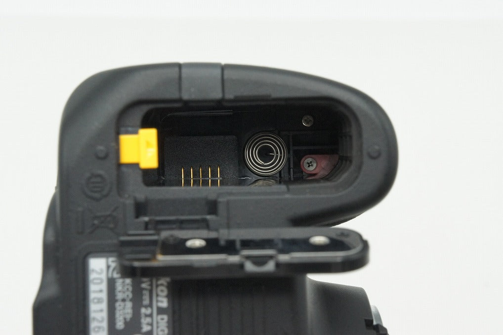 良品 Nikon ニコン D3200 ボディ + AF-S DX NIKKOR 18-55mm VR レンズキット デジタル一眼レフカメラ 260211z