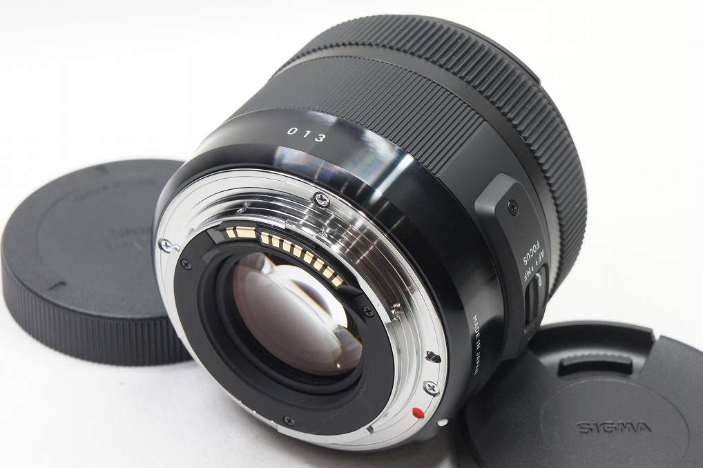良品 SIGMA シグマ Art 30mm F1.4 DC HSM Canon キヤノン EFマウント 単焦点レンズ ポーチ付  250821d