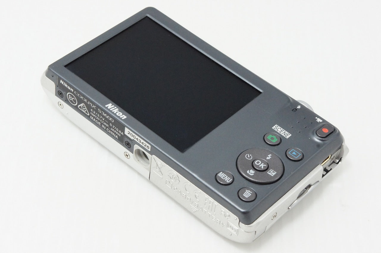 良品 Nikon ニコン COOLPIX S3600 コンパクトデジタルカメラ クリスタルシルバー 元箱付 260521s