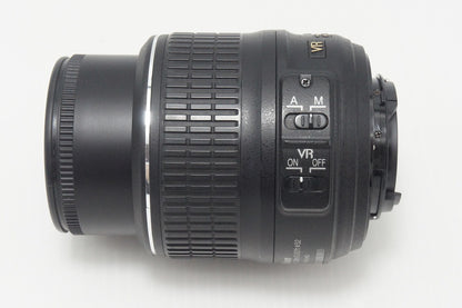 良品 Nikon ニコン AF-S DX NIKKOR 18-55mm F3.5-5.6G VR APS-C ズームレンズ フード付 260831v