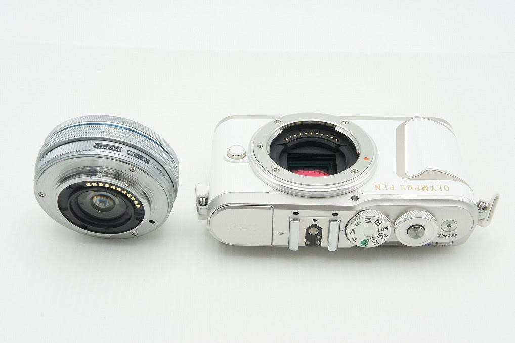 良品 OLYMPUS オリンパス PEN E-PL10 ボディ + M.ZUIKO DIGITAL ED 14-42mm F3.5-5.6 EZ ミラーレス ホワイト 260212b