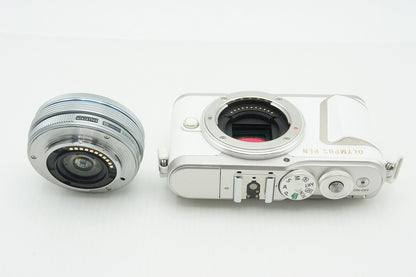良品 OLYMPUS オリンパス PEN E-PL10 ボディ + M.ZUIKO DIGITAL ED 14-42mm F3.5-5.6 EZ ミラーレス ホワイト 260212b