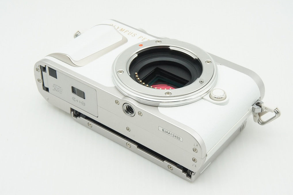 良品 OLYMPUS オリンパス PEN E-PL10 ボディ + M.ZUIKO DIGITAL ED 14-42mm F3.5-5.6 EZ ミラーレス ホワイト 260212b