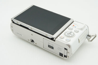 良品 OLYMPUS オリンパス PEN E-PL10 ボディ + M.ZUIKO DIGITAL ED 14-42mm F3.5-5.6 EZ ミラーレス ホワイト 260212b