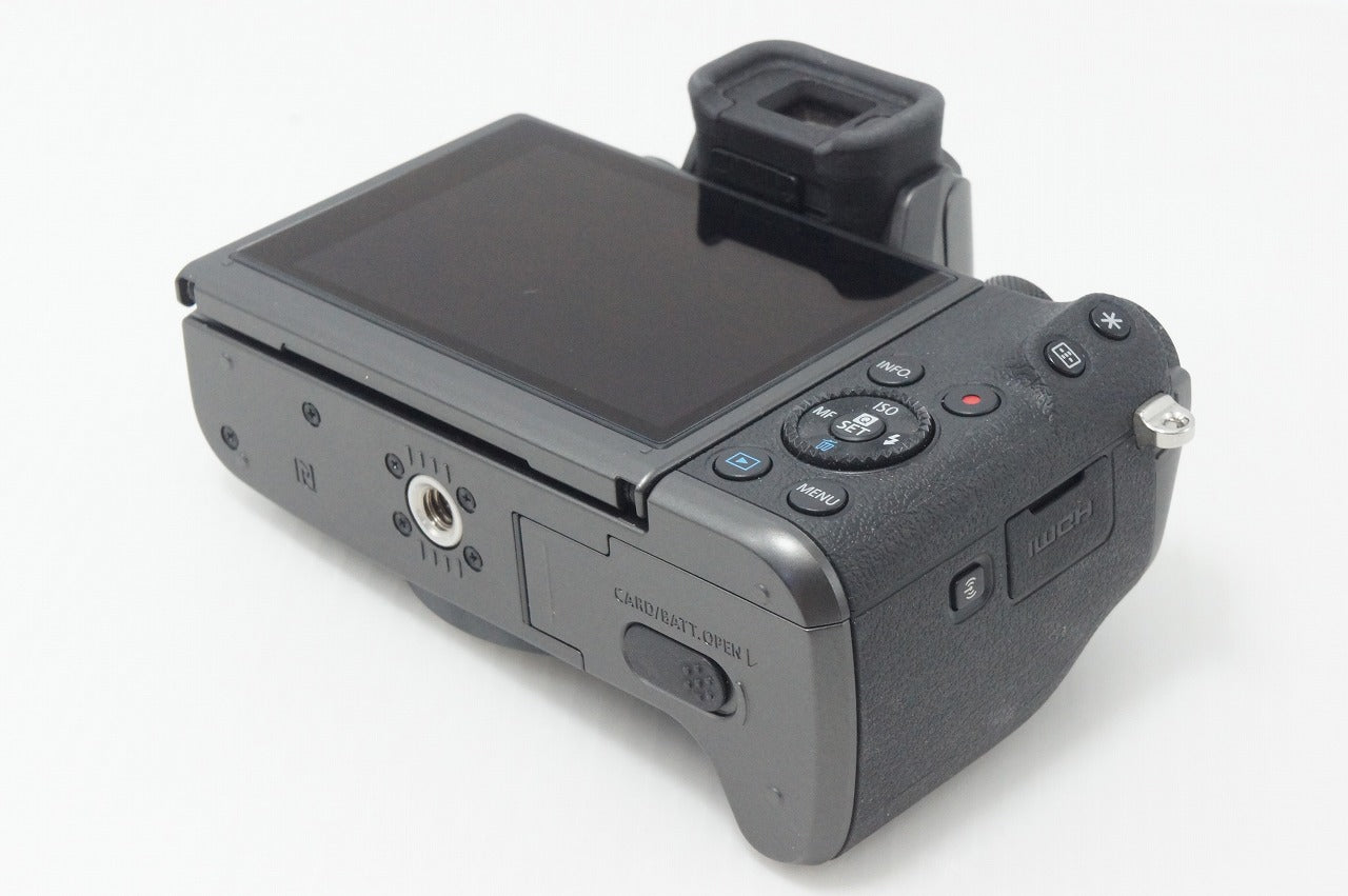 良品 Canon キヤノン EOS M5 ボディ + EF-M 15-45mm F3.5-6.3 IS STM