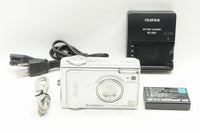 FUJIFILM フジフイルム FinePix F10 コンパクトデジタルカメラ シルバー 231018c