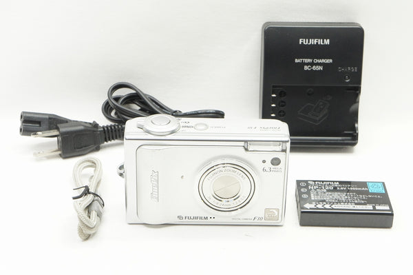FUJIFILM フジフイルム FinePix F10 コンパクトデジタルカメラ