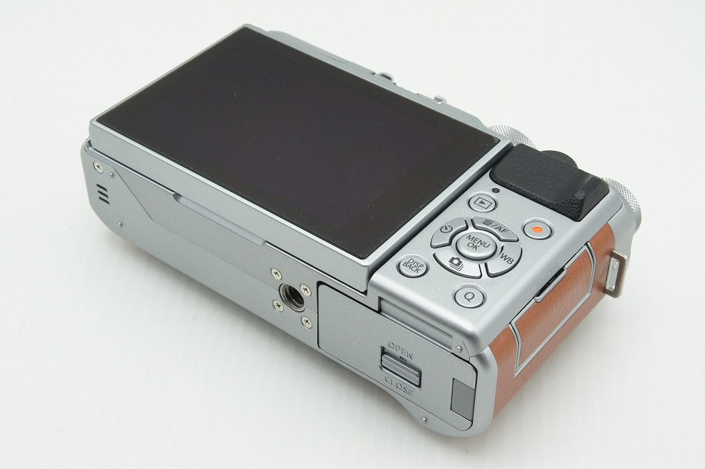 美品 FUJIFILM X-A5 ボディ+ XC 15-45mm F3.5-5.6 OIS PZ レンズキット ミラーレス一眼カメラ ブラウン 元箱付 260217f