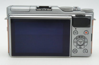 美品 FUJIFILM X-A5 ボディ+ XC 15-45mm F3.5-5.6 OIS PZ レンズキット ミラーレス一眼カメラ ブラウン 元箱付 260217f