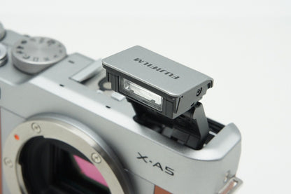 美品 FUJIFILM X-A5 ボディ+ XC 15-45mm F3.5-5.6 OIS PZ レンズキット ミラーレス一眼カメラ ブラウン 元箱付 260217f