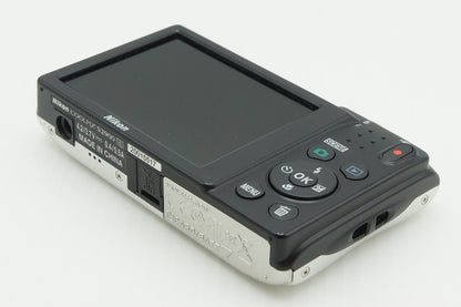 良品 Nikon ニコン COOLPIX S2900 コンパクトデジタルカメラ シルバー 元箱付 260218a