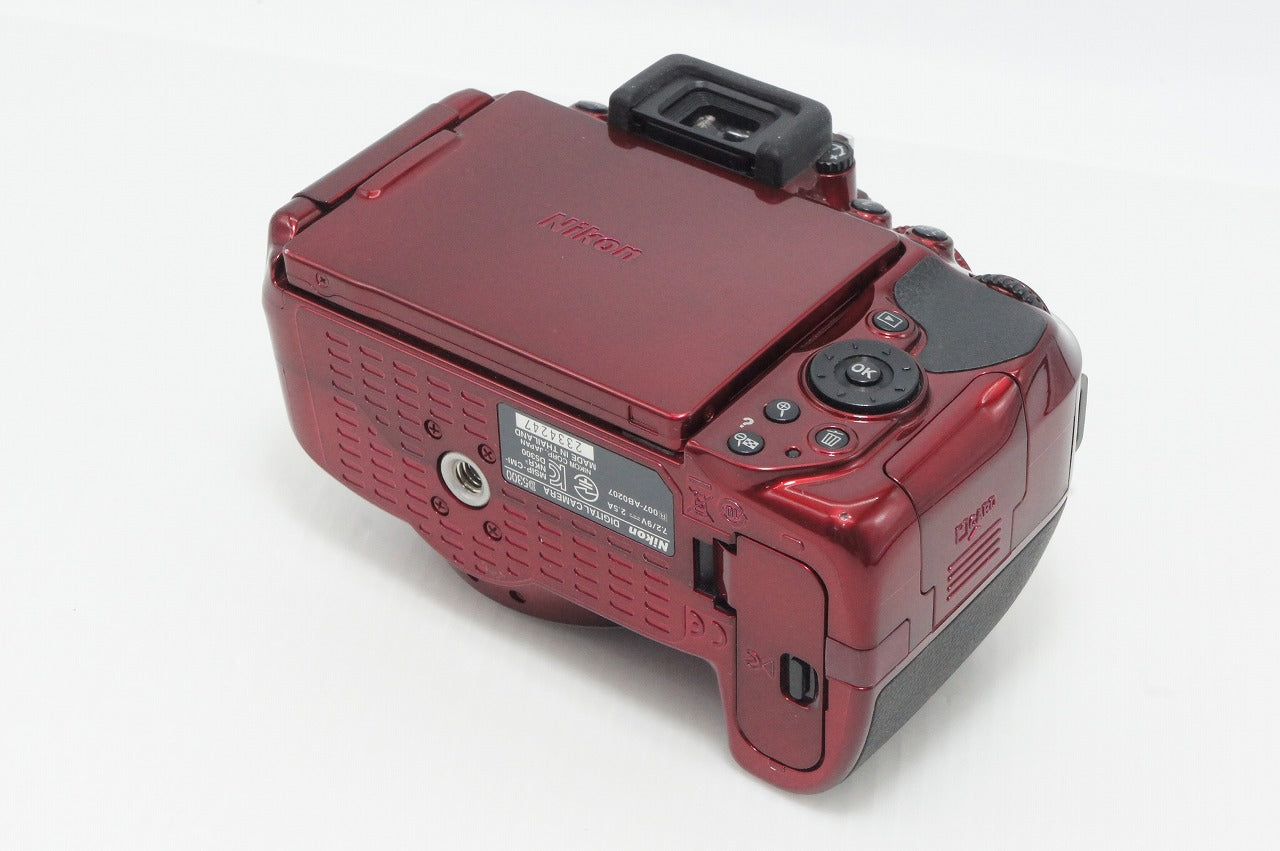 美品 Nikon ニコン D5300 ボディ + AF-S DX 18-55mm VR II レンズ