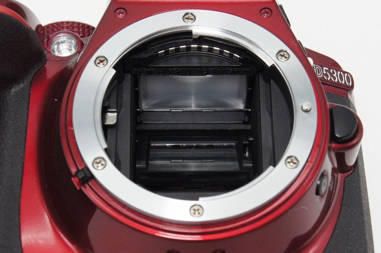 美品 Nikon ニコン D5300 ボディ + AF-S DX 18-55mm VR II レンズキット デジタル一眼レフカメラ レッド 260525ab