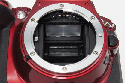 美品 Nikon ニコン D5300 ボディ + AF-S DX 18-55mm VR II レンズキット デジタル一眼レフカメラ レッド 260525ab