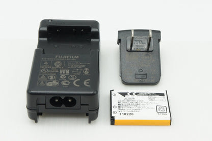 美品 FUJIFILM フジフィルム FinePix Z950EXR コンパクトデジタルカメラ ピンクゴールド 260209ab