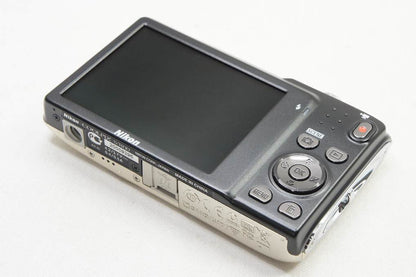 美品 Nikon ニコン COOLPIX S3100 コンパクトデジタルカメラ シャンパンシルバー 250610g