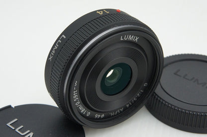 美品 Panasonic パナソニック LUMIX G 14mm F2.5 ASPH. H-H014 広角パンケーキレンズ マイクロフォーサーズ 260219i