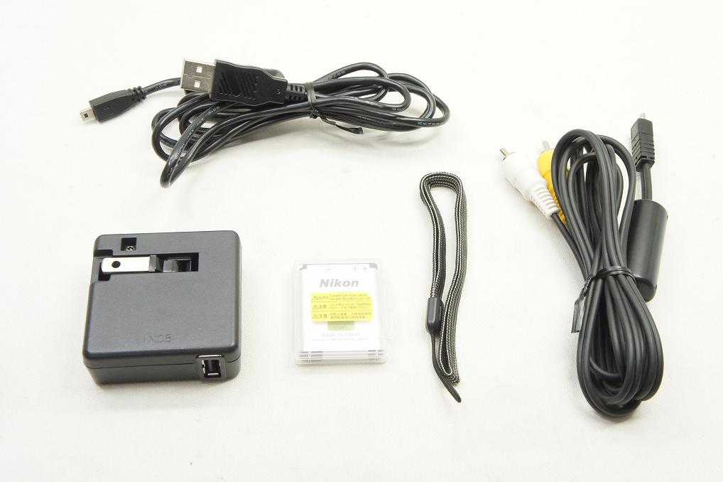 美品 Nikon ニコン COOLPIX S3100 コンパクトデジタルカメラ シャンパンシルバー 250610g