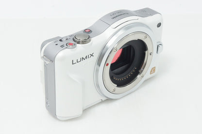 美品 Panasonic パナソニック LUMIX DMC-GF3 ボディ ミラーレス一眼カメラ ホワイト 260909aj