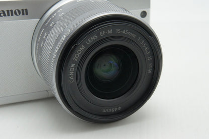 Canon キヤノン EOS M200 レンズキット (EF-M15-45mm F3.5-6.3 IS STM) ミラーレス一眼カメラ ホワイト 260221b