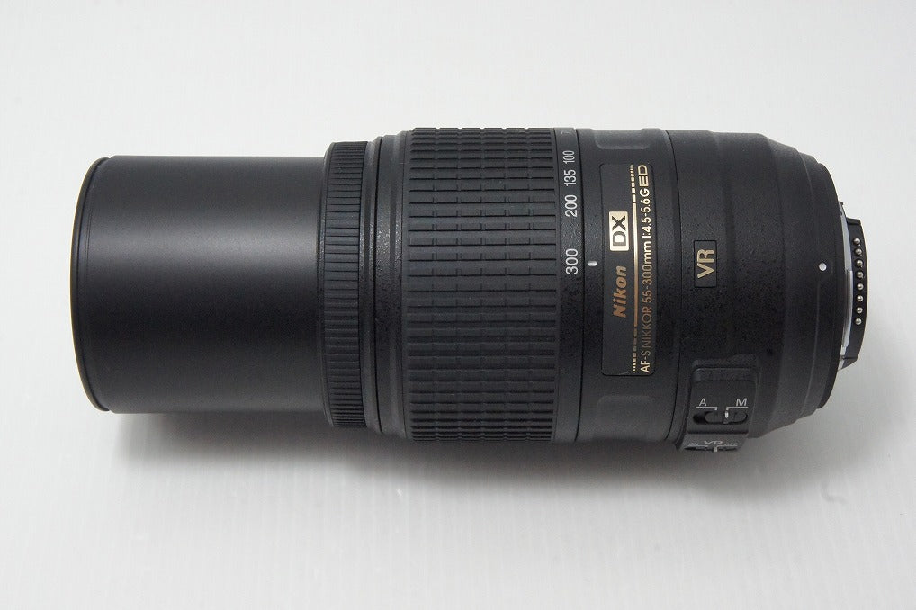 美品 Nikon ニコン AF-S DX NIKKOR 55-300mm F4.5-5.6G ED VR APS-C ズームレンズ フード ポーチ付 260527ag