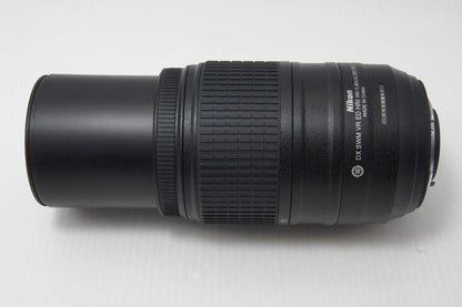 美品 Nikon ニコン AF-S DX NIKKOR 55-300mm F4.5-5.6G ED VR APS-C ズームレンズ フード ポーチ付 260527ag