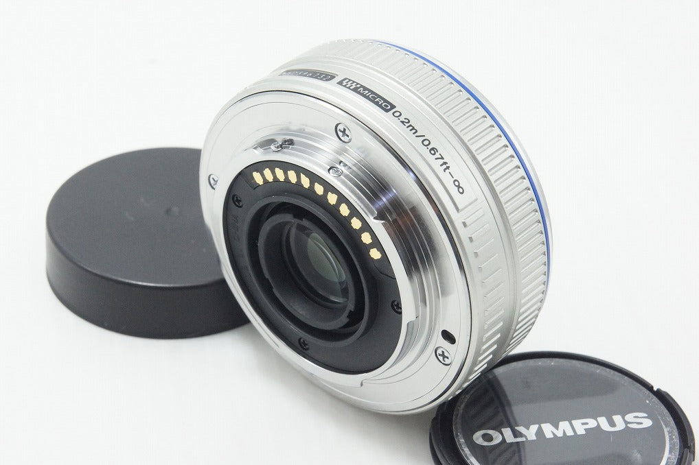 美品 OLYMPUS オリンパス M.ZUIKO DIGITAL 17mm F2.8 パンケーキレンズ マイクロフォーサーズ シルバー 260904h