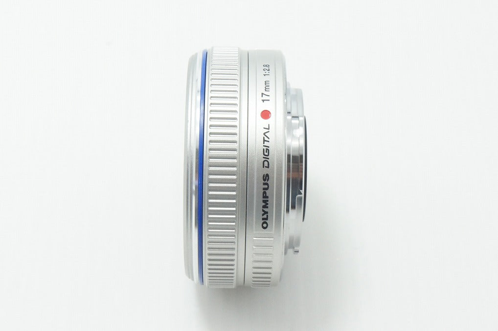 美品 OLYMPUS オリンパス M.ZUIKO DIGITAL 17mm F2.8 パンケーキレンズ マイクロフォーサーズ シルバー 260904h
