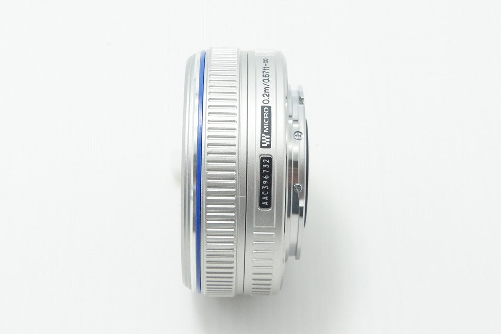 美品 OLYMPUS オリンパス M.ZUIKO DIGITAL 17mm F2.8 パンケーキレンズ マイクロフォーサーズ シルバー 260904h