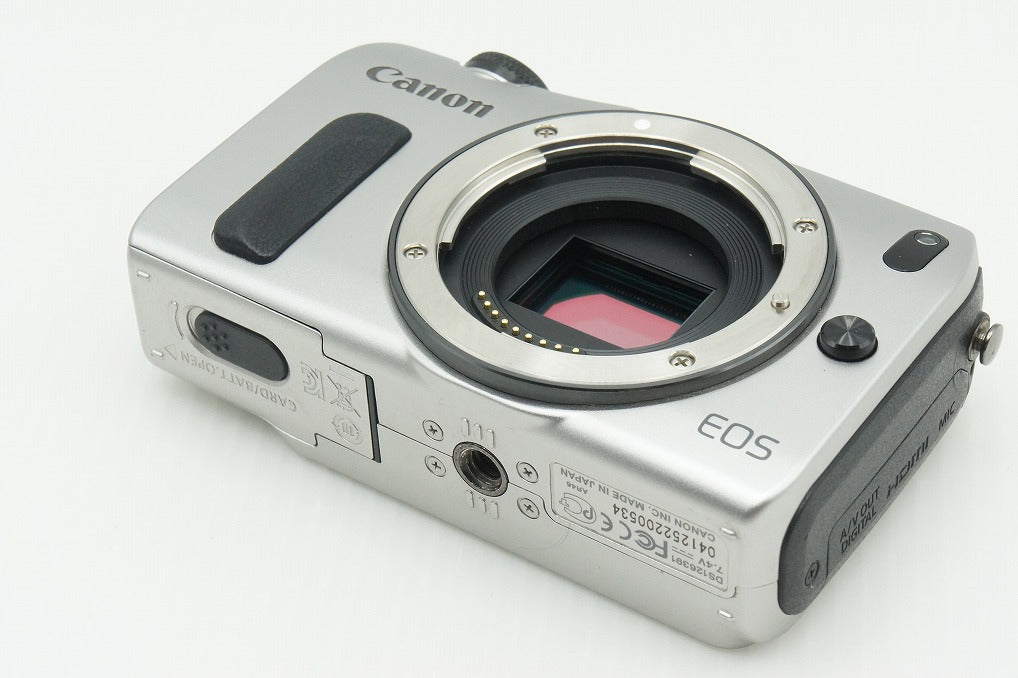 美品 Canon キヤノン EOS M ボディ ミラーレス一眼カメラ シルバー 260220d