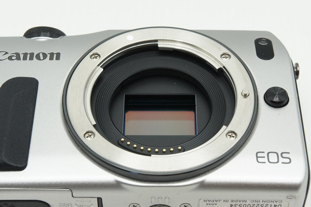 美品 Canon キヤノン EOS M ボディ ミラーレス一眼カメラ シルバー 260220d