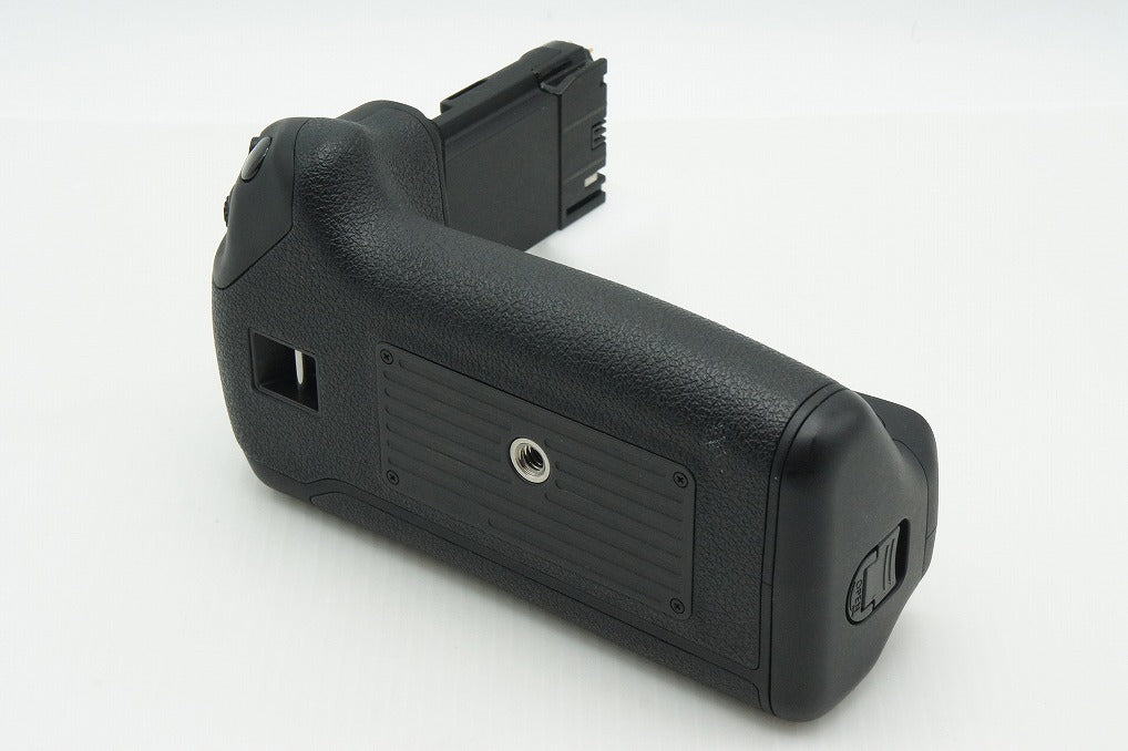 Excellent condition Canon BG-E16 Battery Grip for EOS 7D Mark II, with original box, 260220a