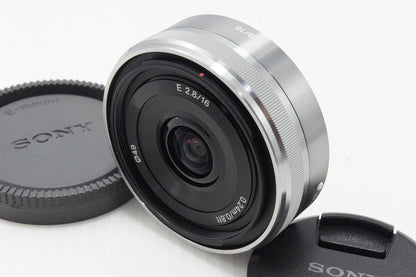 美品 SONY ソニー E 16mm F2.8 SEL16F28 シルバー Ｅマウント APS-C 単焦点レンズ 260527bd