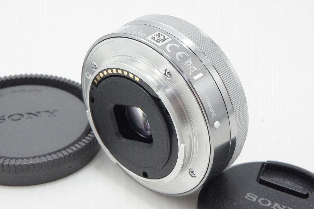 美品 SONY ソニー E 16mm F2.8 SEL16F28 シルバー Ｅマウント APS-C 単焦点レンズ 260527bd