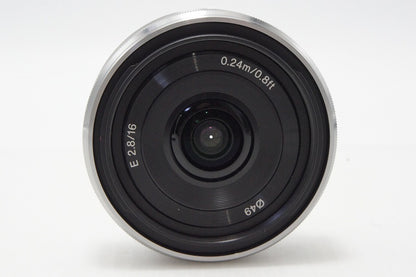 美品 SONY ソニー E 16mm F2.8 SEL16F28 シルバー Ｅマウント APS-C 単焦点レンズ 260527bd