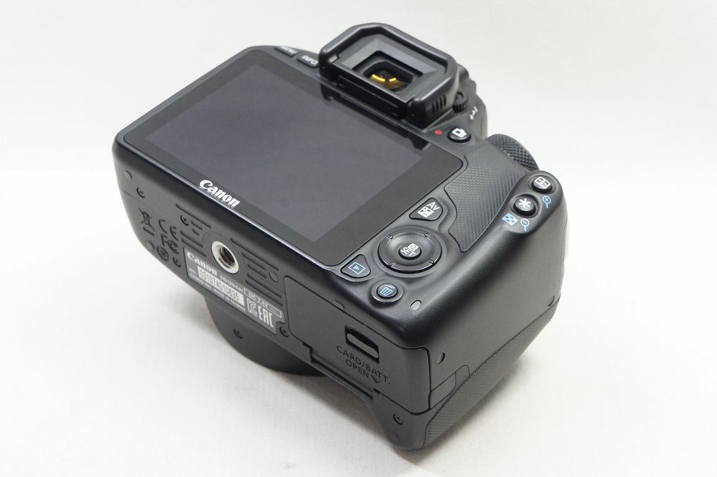 美品 Canon キヤノン EOS Kiss X7 + EF-S 18-55 IS STM レンズキット デジタル一眼レフカメラ 250613a