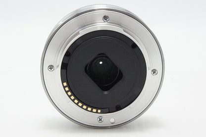 美品 SONY ソニー E 16mm F2.8 SEL16F28 シルバー Ｅマウント APS-C 単焦点レンズ 260527bd