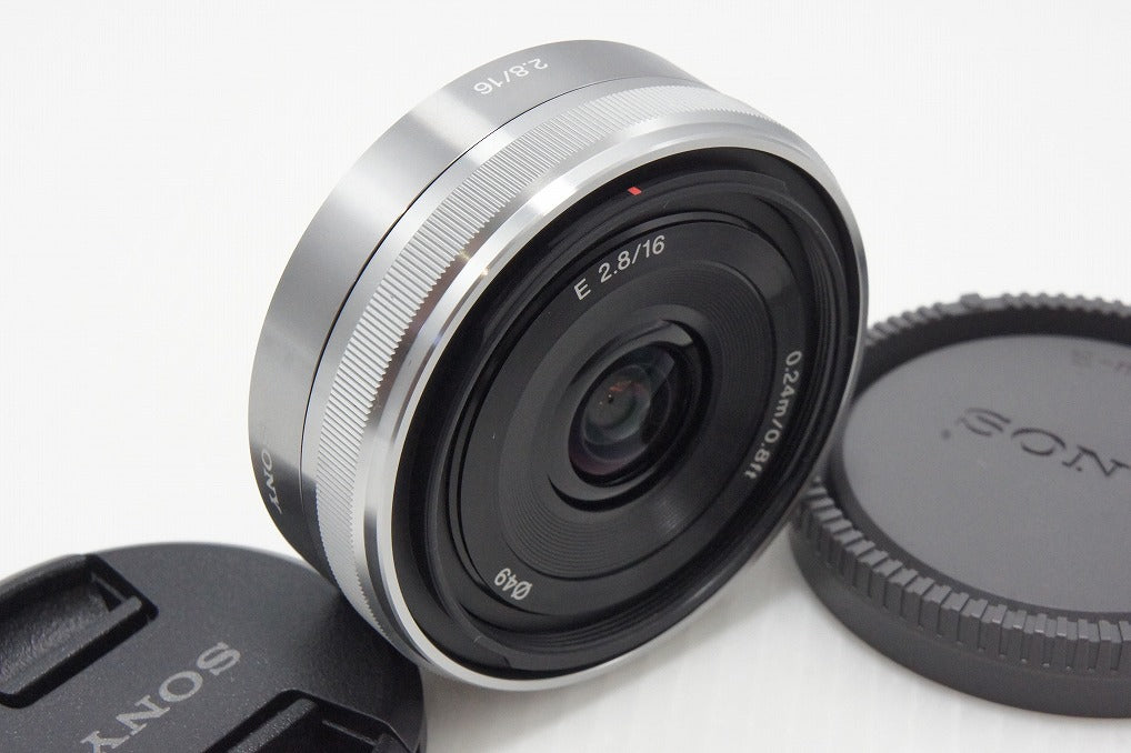 美品 SONY ソニー E 16mm F2.8 SEL16F28 シルバー Ｅマウント APS-C 単焦点レンズ 260527bd