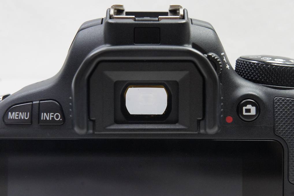 美品 Canon キヤノン EOS Kiss X7 + EF-S 18-55 IS STM レンズキット デジタル一眼レフカメラ 250613a