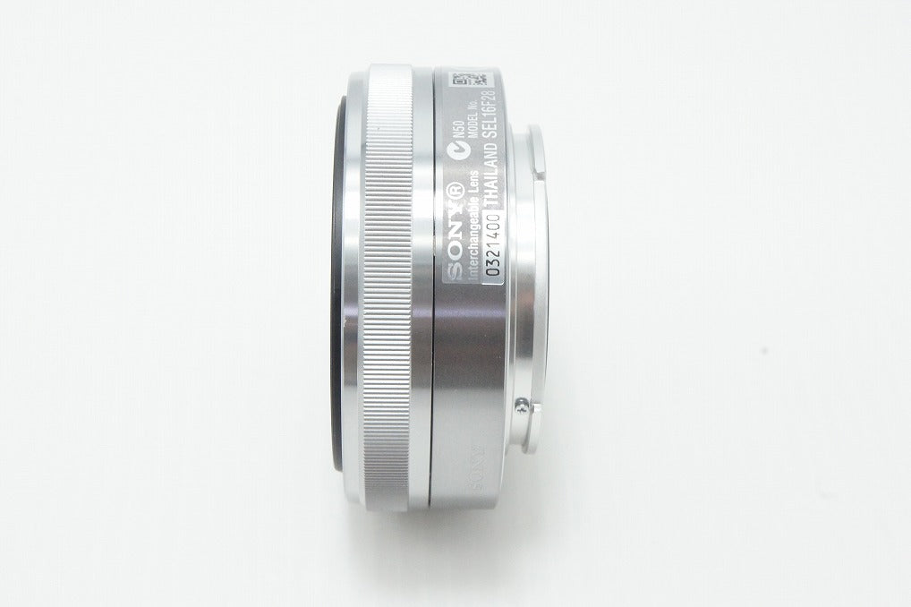 美品 SONY ソニー E 16mm F2.8 SEL16F28 シルバー Ｅマウント APS-C 単焦点レンズ 260527bd