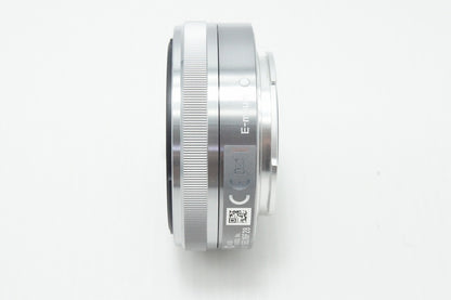 美品 SONY ソニー E 16mm F2.8 SEL16F28 シルバー Ｅマウント APS-C 単焦点レンズ 260527bd