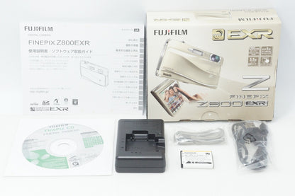 美品 FUJIFILM 富士フイルム FinePix Z800EXR コンパクトデジタルカメラ ゴールド 元箱付 260909v