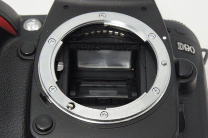 美品 Nikon ニコン D90 ボディ デジタル一眼レフカメラ 260907a