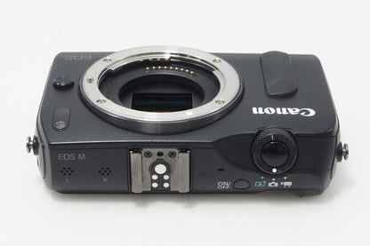 美品 Canon キヤノン EOS M ボディ ミラーレス一眼カメラ ブラック 90EX付 260904c