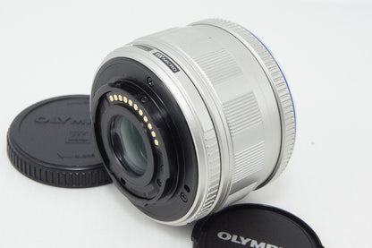 美品 OLYMPUS オリンパス M.ZUIKO DIGITAL ED 14-42mm F3.5-5.6 L マイクロフォーサーズ シルバー ズームレンズ 260401t