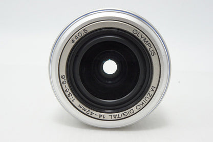 美品 OLYMPUS オリンパス M.ZUIKO DIGITAL ED 14-42mm F3.5-5.6 L マイクロフォーサーズ シルバー ズームレンズ 260401t