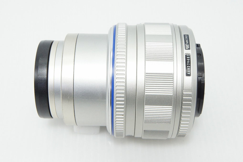 美品 OLYMPUS オリンパス M.ZUIKO DIGITAL ED 14-42mm F3.5-5.6 L マイクロフォーサーズ シルバー ズームレンズ 260401t