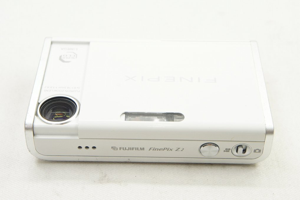 FUJIFILM フジフィルム FinePix Z2 コンパクトデジタルカメラ ホワイト 元箱付 250604v