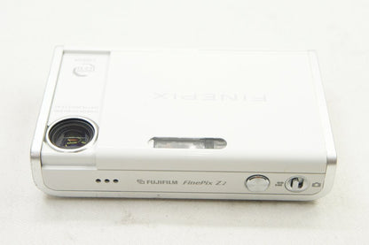FUJIFILM フジフィルム FinePix Z2 コンパクトデジタルカメラ ホワイト 元箱付 250604v