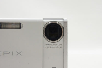 FUJIFILM フジフィルム FinePix Z2 コンパクトデジタルカメラ ホワイト 元箱付 250604v